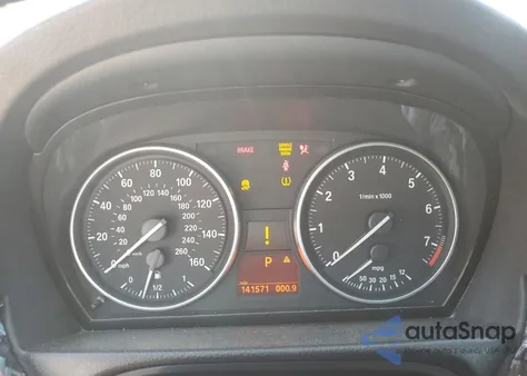 2011 BMW 328 Xi Sulev z USA, uszkodzony, nr VIN WBAPK5G56BNN30256